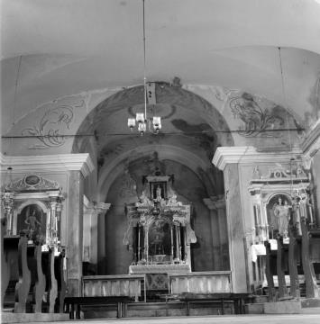 Notranjost cerkve iz leta 1967 (iz arhiva ZVKDS)